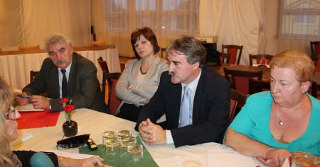 Sajtótájékoztató